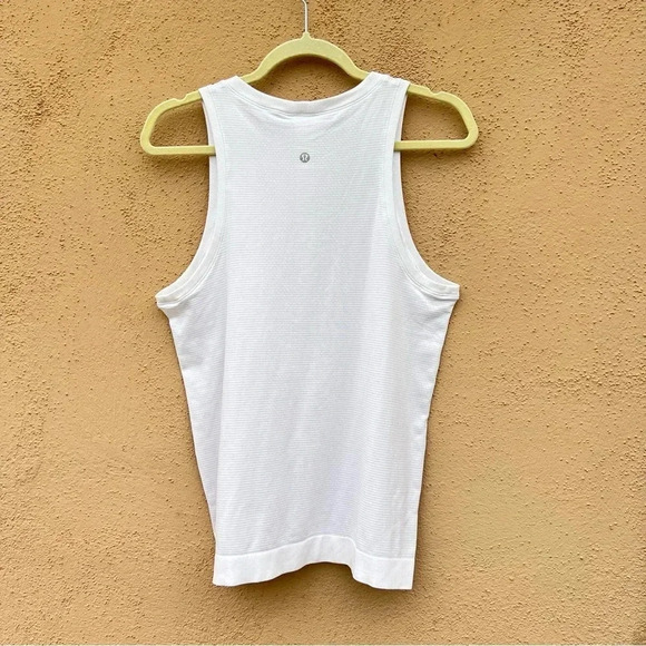 Lululemon Swiftly Breeze Tank Relaxed Fit Heather White Sleeveless Crew-Neck - Picture 2 of 4